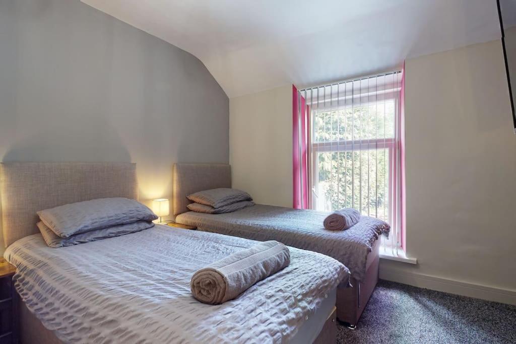 Neat Retreat Graig Pontypridd Villa Exterior photo